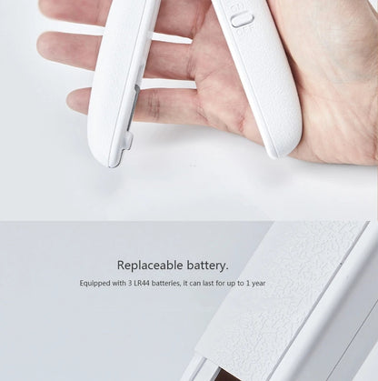 Professional Pet Nail Clipper with LED Light - Scissors for Dogs and Cats, Ideal for Safe Nail Trimming